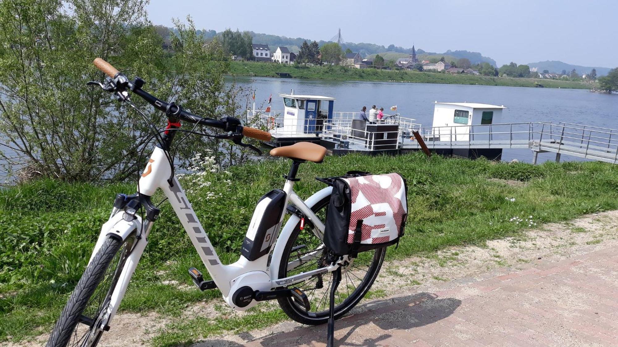 Vakantiewoning VillaEnzo Zussen Buitenkant foto